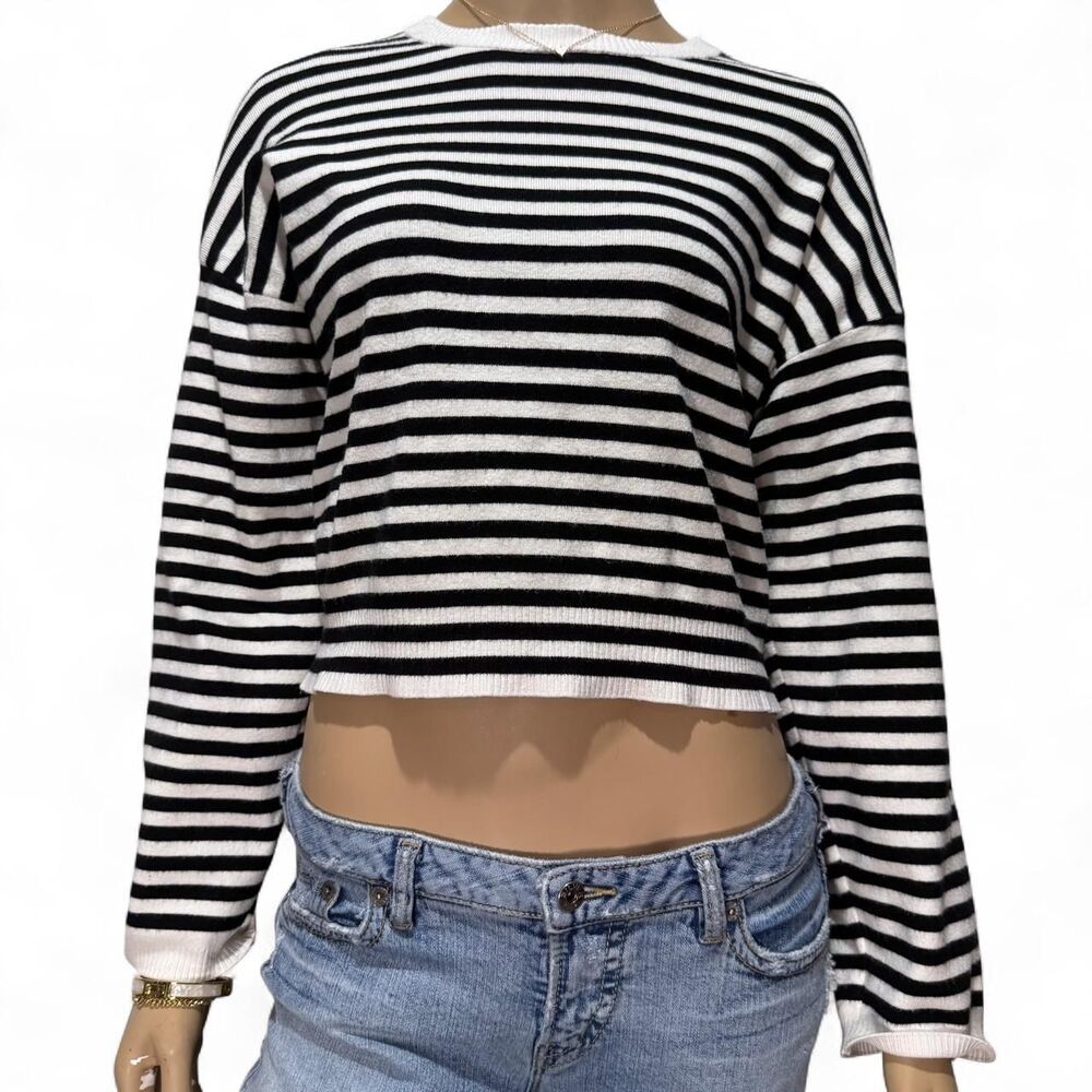 Black White Striped Cropped Fine Knit Sweater Top Women’s Medium Indie Grunge